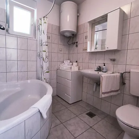 Josipa Rab Apartman *